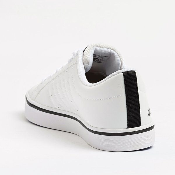 04 tenis casual masculino adidas em sintetico branco preto