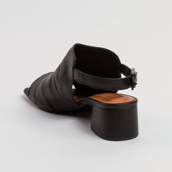 Sandália Bottero Salto Bloco Médio Fechada Couro Preto